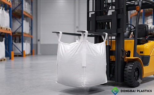 Xe nâng có thể trực tiếp nâng bao tải lớn bằng các móc nâng của nó không?